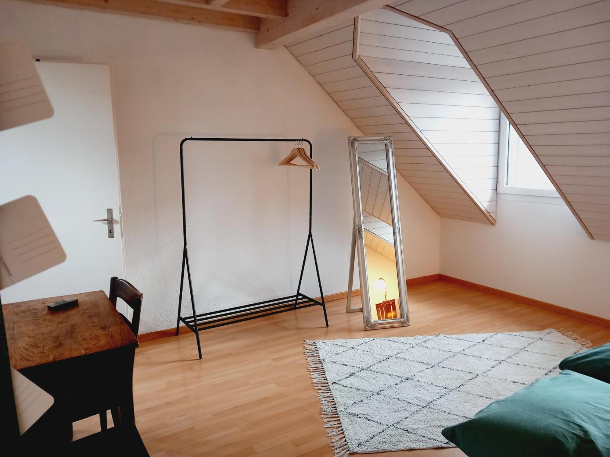Gemuetliches Zimmer In Muntelier Nahe Am See Apartment Bagian luar foto
