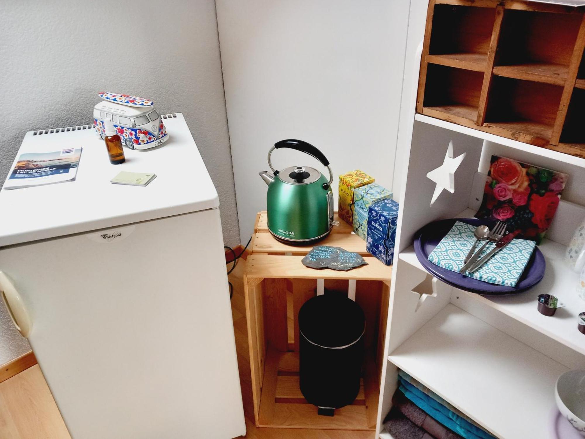 Gemuetliches Zimmer In Muntelier Nahe Am See Apartment Bagian luar foto