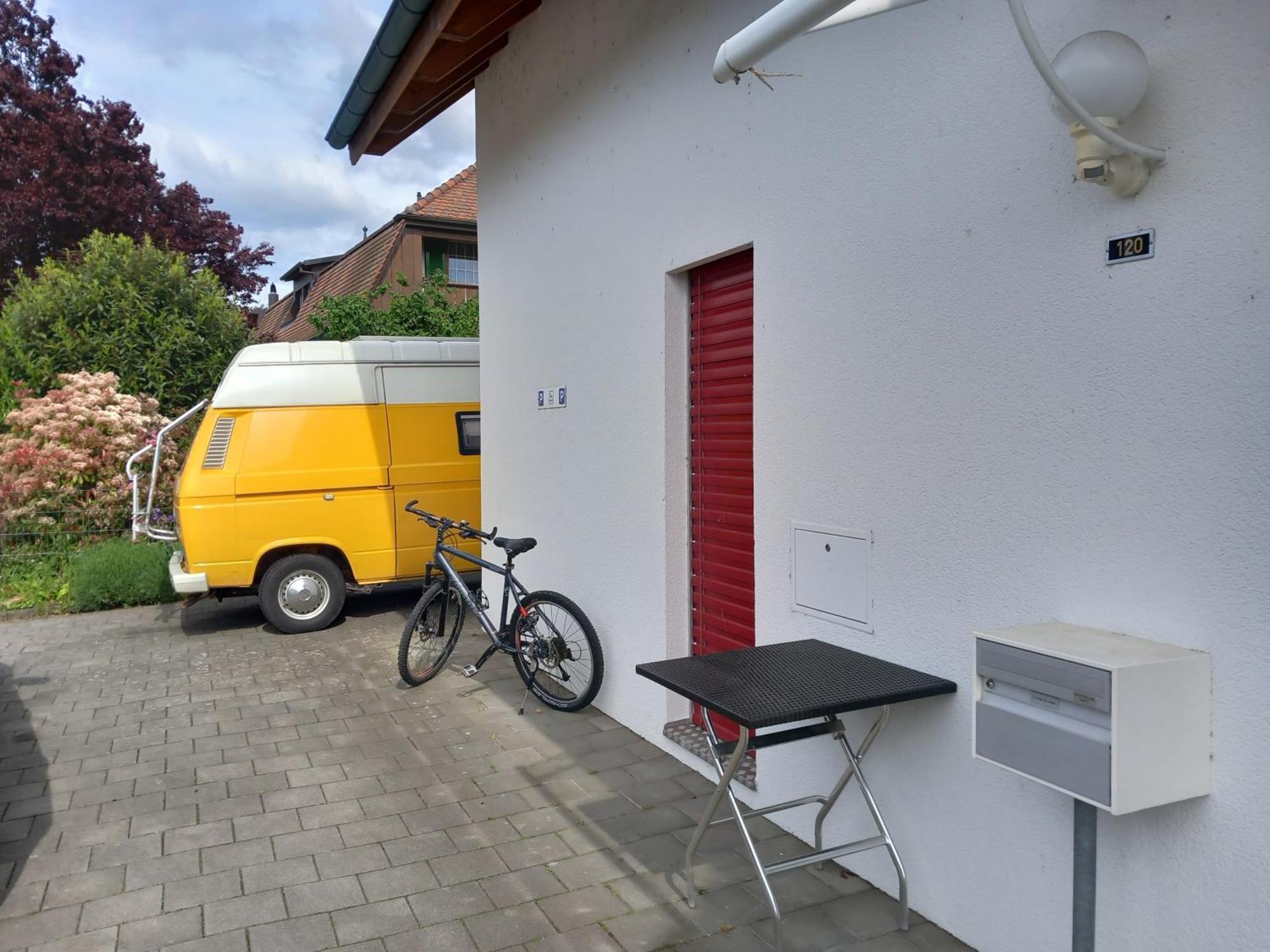 Gemuetliches Zimmer In Muntelier Nahe Am See Apartment Bagian luar foto