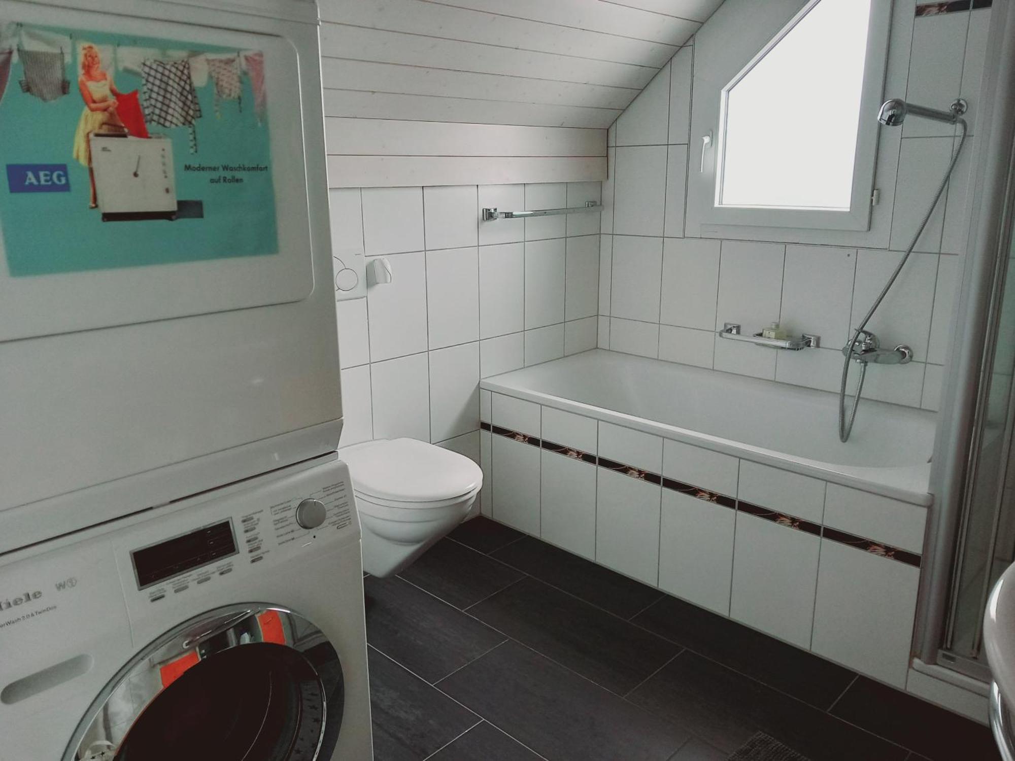 Gemuetliches Zimmer In Muntelier Nahe Am See Apartment Bagian luar foto